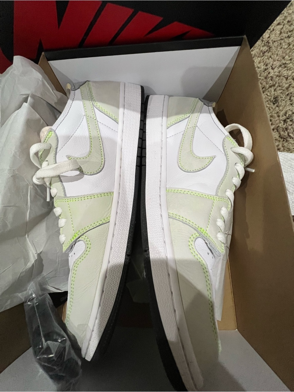 AIR JORDAN 1 LOW OG Ghost green